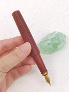 SIMEICHU XZ261307 Red Sandalwood Fountain Pen detail 2