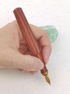 SIMEICHU XZ261305 Red Sandalwood Fountain Pen detail 2
