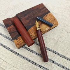 SIMEICHU XiaoZhuo Madagascar Ironwood Fountain Pen capped